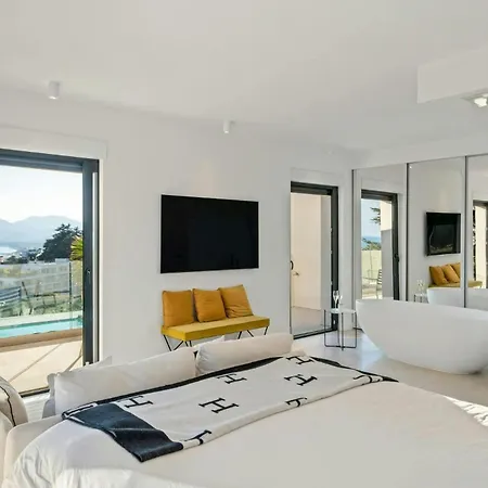 Appartamento Readhostprofile Before Request! # Luxury 5-Bedroom Villa With Pool *