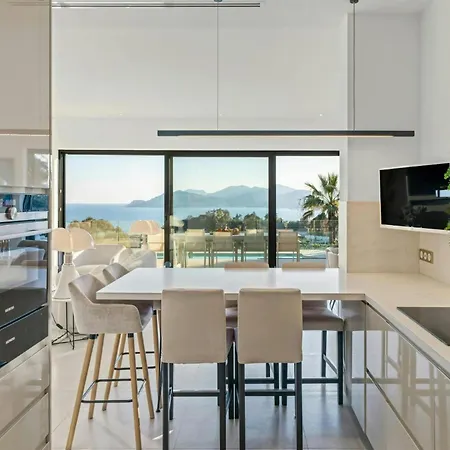 Appartamento Readhostprofile Before Request! # Luxury 5-Bedroom Villa With Pool