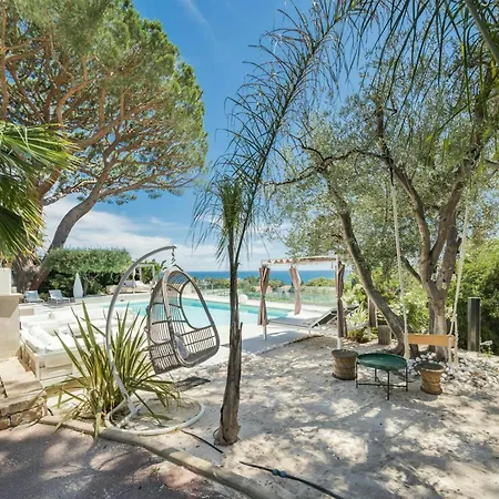 Readhostprofile Before Request! # Luxury 5-Bedroom Villa With Pool