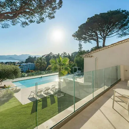 Readhostprofile Before Request! # Luxury 5-Bedroom Villa With Pool