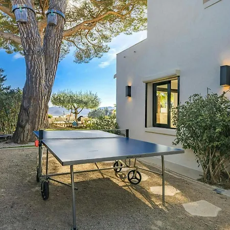 Readhostprofile Before Request! # Luxury 5-Bedroom Villa With Pool *